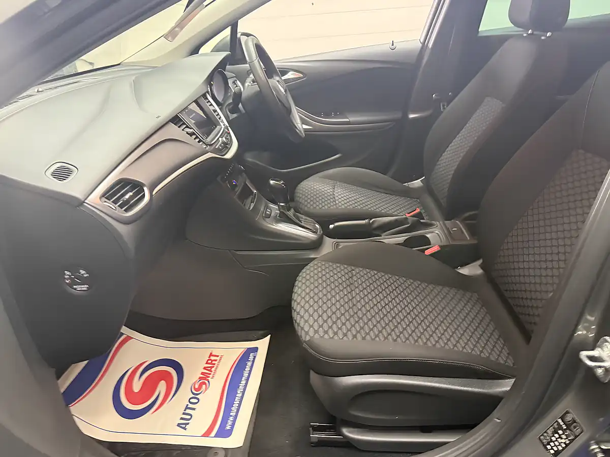 Used 2020 Vauxhall Astra Se Grey - Interior and Exterior details 17