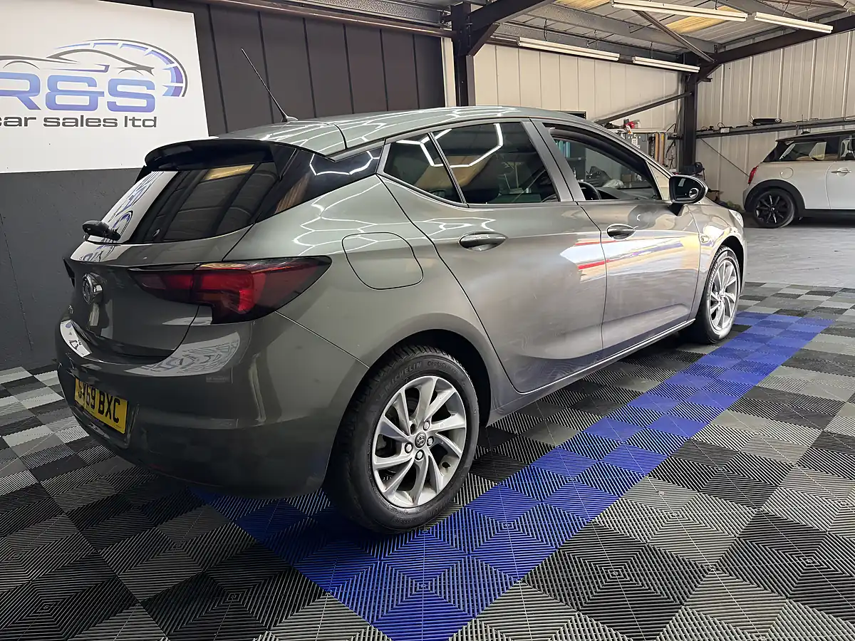 Used 2020 Vauxhall Astra Se Grey - Interior and Exterior details 9