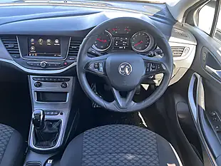 Used 2020 Vauxhall Astra Se Olympic White - Interior and Exterior details 11