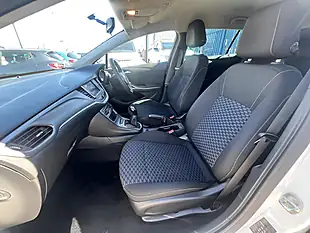 Used 2020 Vauxhall Astra Se Olympic White - Interior and Exterior details 15