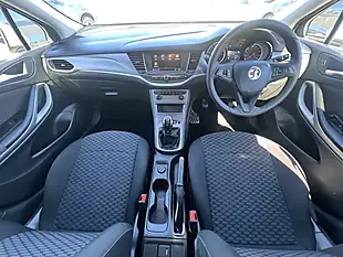 Used 2020 Vauxhall Astra Se Olympic White - Interior and Exterior details 2