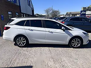 Used 2020 Vauxhall Astra Se Olympic White - Interior and Exterior details 5