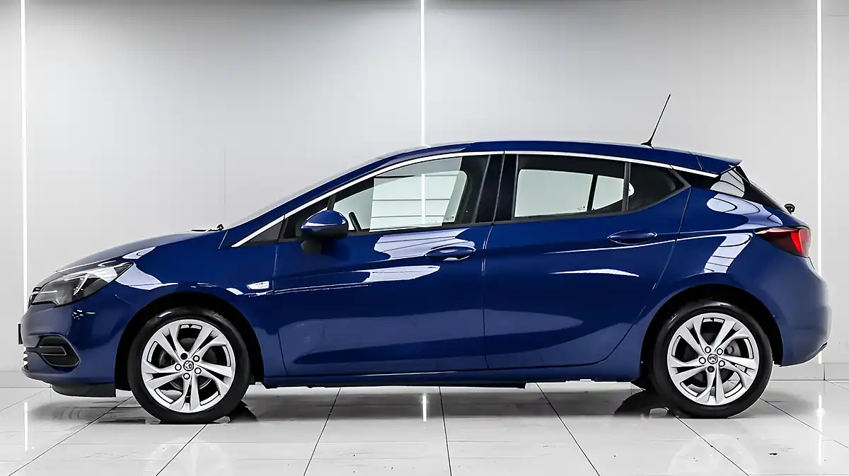Used 2020 Vauxhall Astra Sri Blue - Interior and Exterior details 11