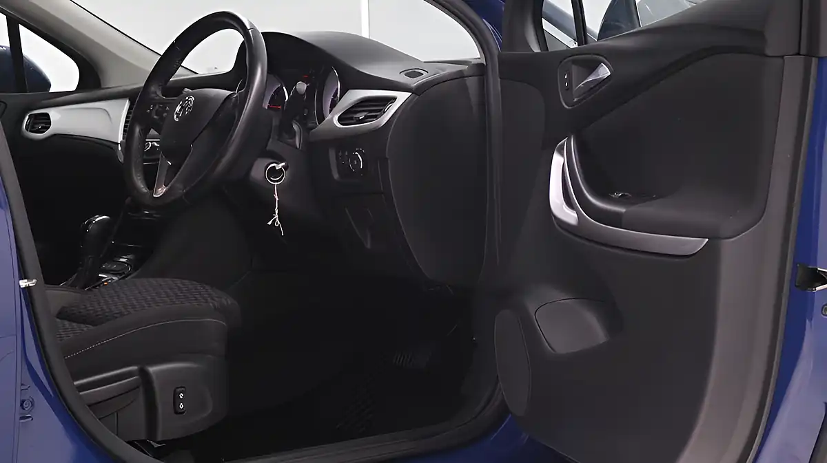 Used 2020 Vauxhall Astra Sri Blue - Interior and Exterior details 17