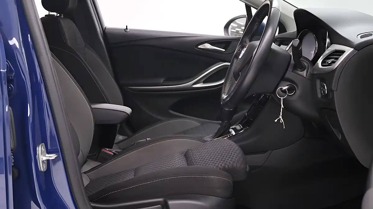 Used 2020 Vauxhall Astra Sri Blue - Interior and Exterior details 18