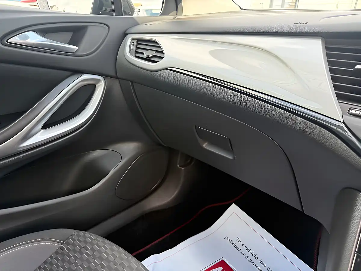Used 2020 Vauxhall Astra Sri Nav Mineral Black - Interior and Exterior details 19
