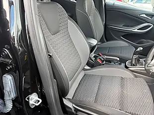 Used 2020 Vauxhall Astra Sri Nav Mineral Black - Interior and Exterior details 9