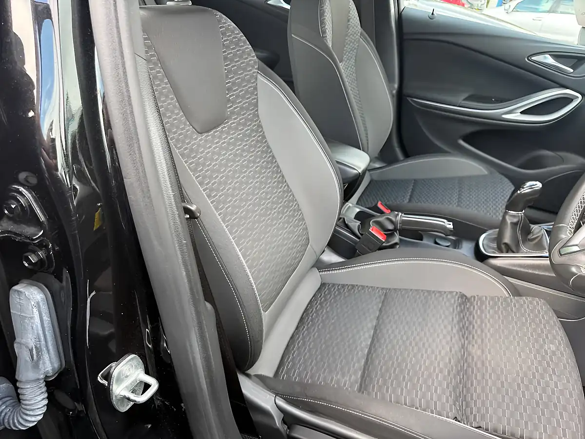Used 2020 Vauxhall Astra Sri Nav Mineral Black - Interior and Exterior details 9