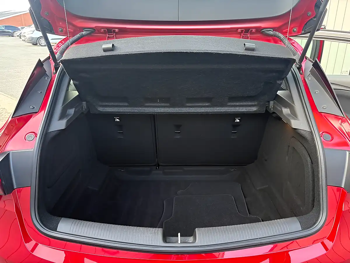 Used 2020 Vauxhall Astra Sri Nav Red - Interior and Exterior details 12