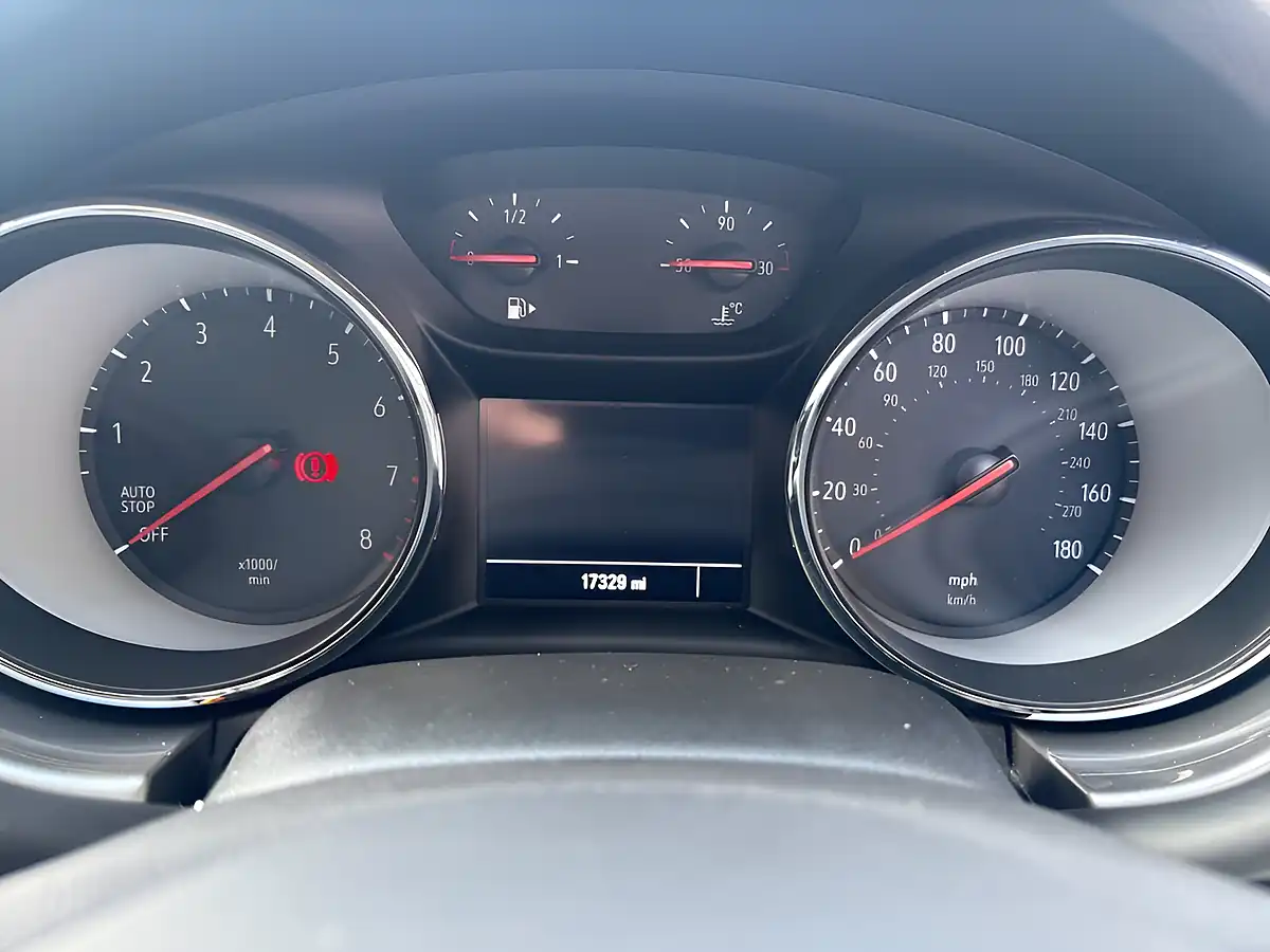 Used 2020 Vauxhall Astra Sri Nav Red - Interior and Exterior details 15