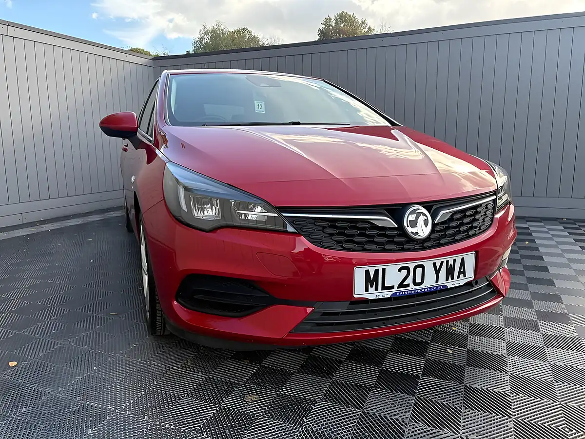 Used 2020 Vauxhall Astra Sri Nav Red - Interior and Exterior details 5