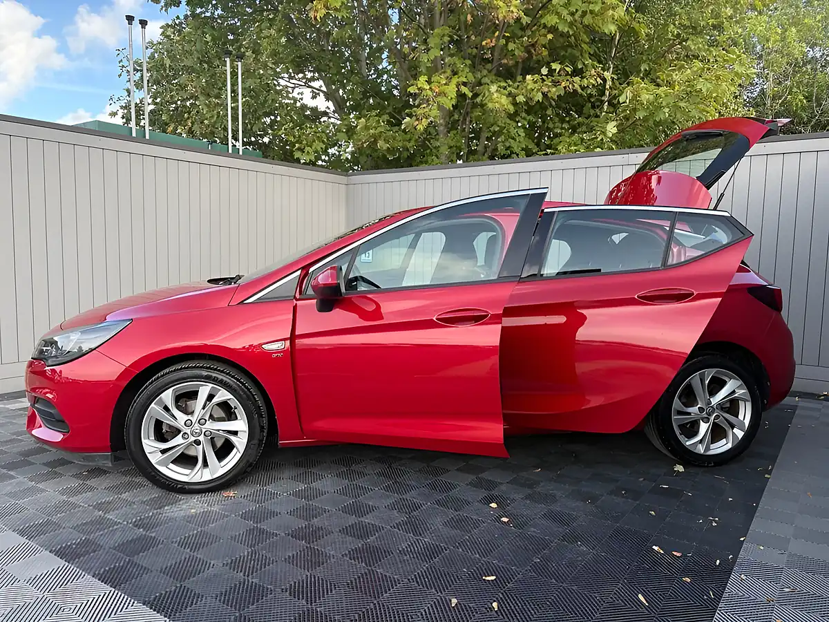 Used 2020 Vauxhall Astra Sri Nav Red - Interior and Exterior details 9