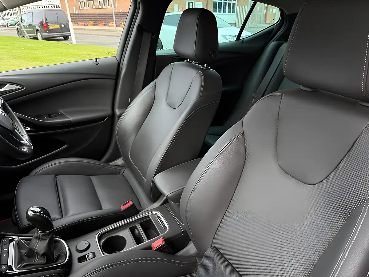 Used 2020 Vauxhall Astra Ultimate Nav Red - Interior and Exterior details 13