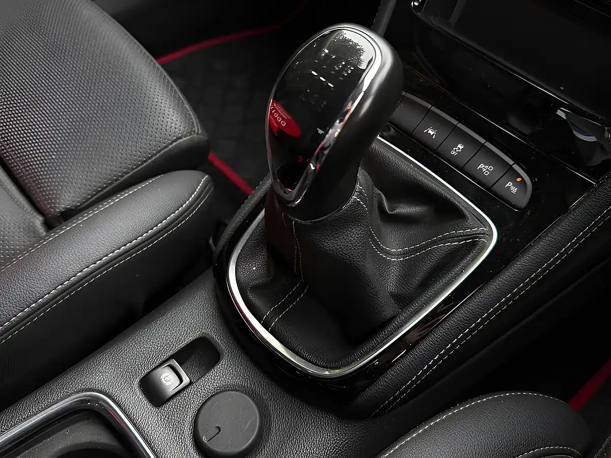 Used 2020 Vauxhall Astra Ultimate Nav Red - Interior and Exterior details 14