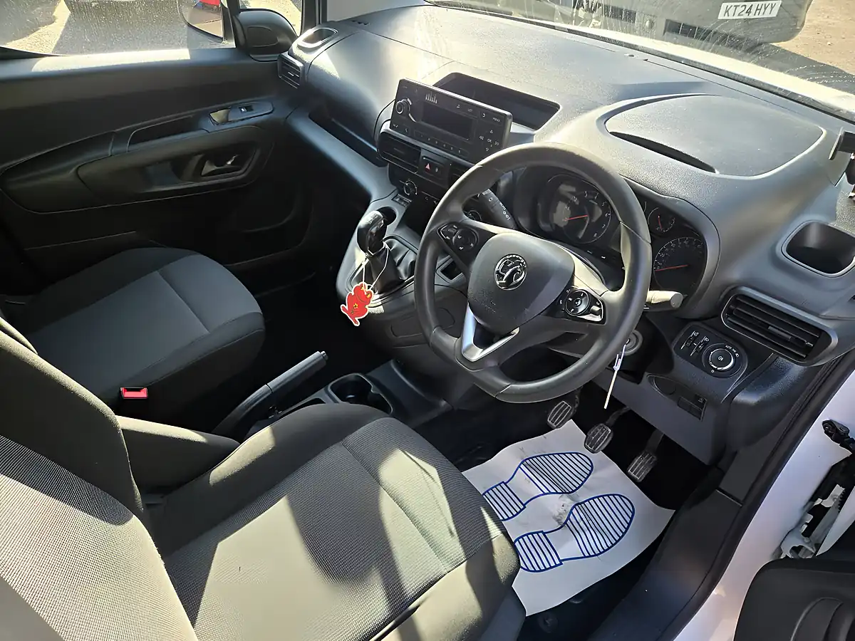 Used 2020 Vauxhall Combo H1 Sportive White - Interior and Exterior details 14