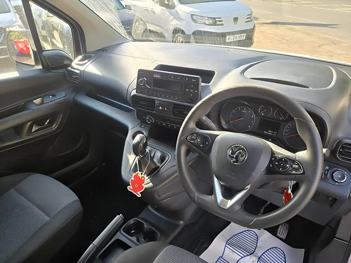 Used 2020 Vauxhall Combo H1 Sportive White - Interior and Exterior details 16