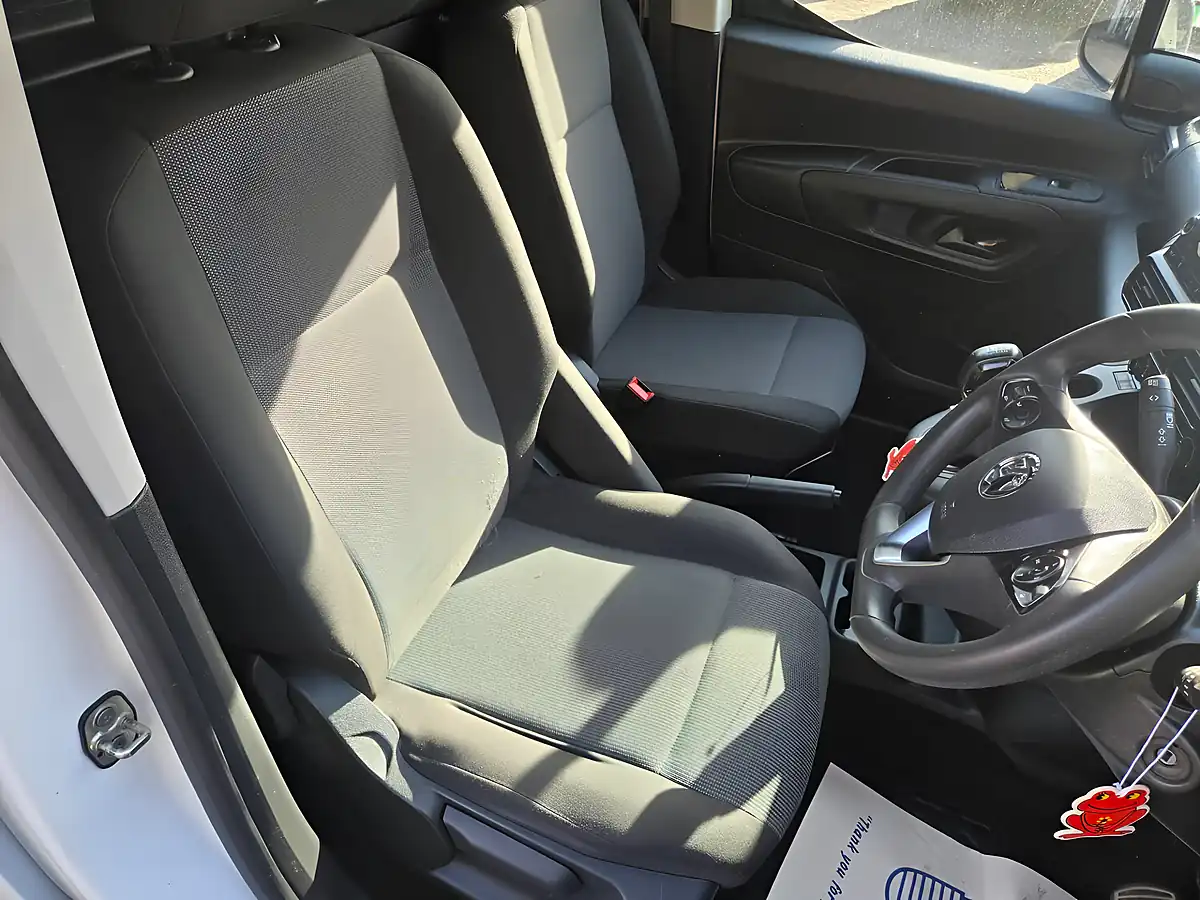 Used 2020 Vauxhall Combo H1 Sportive White - Interior and Exterior details 17