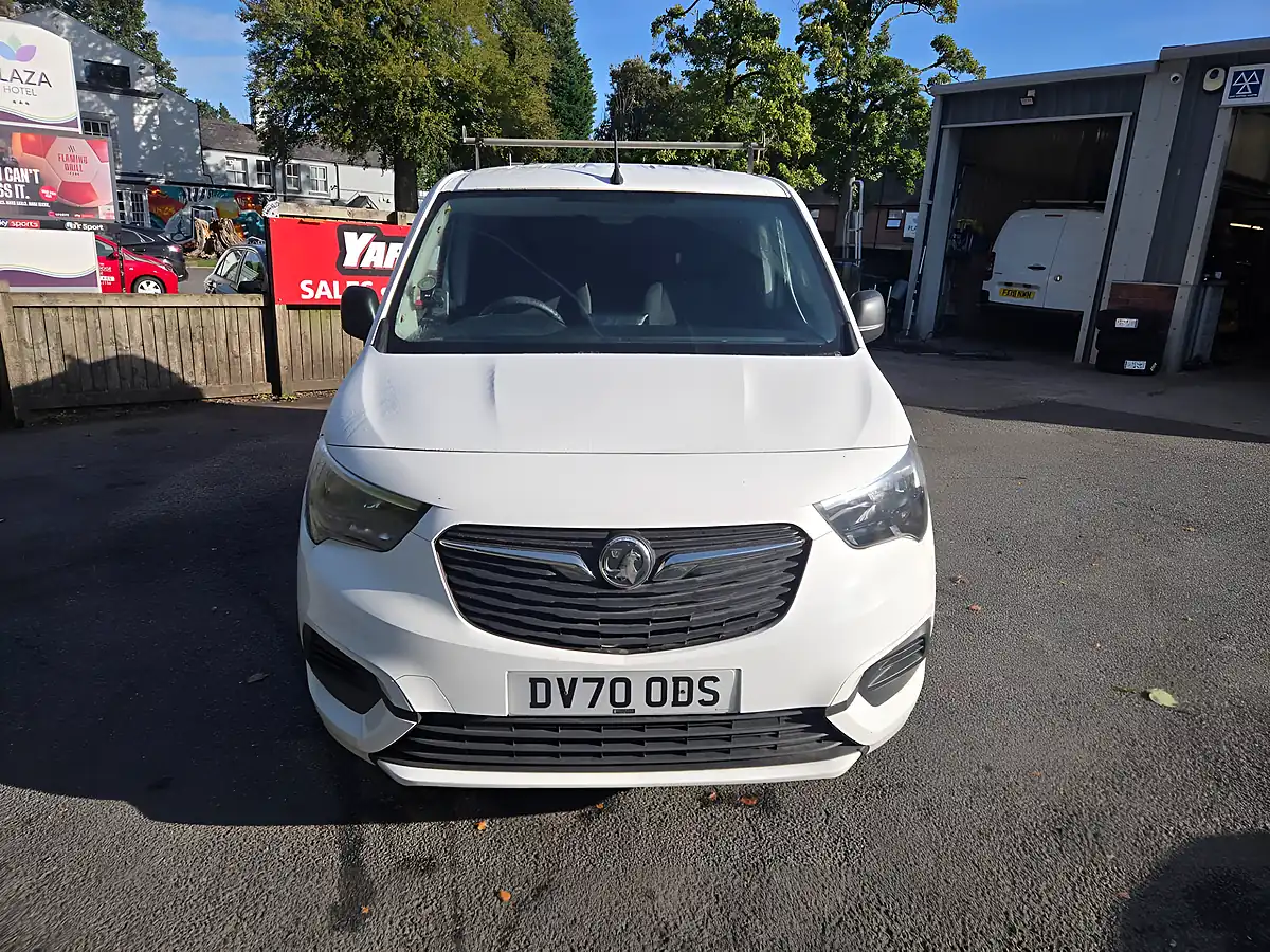 Used 2020 Vauxhall Combo H1 Sportive White - Interior and Exterior details 2