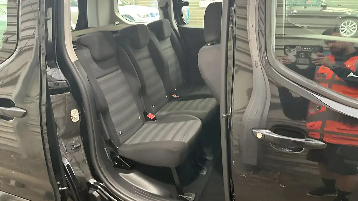 Used 2020 Vauxhall Combo Life Energy Black - Interior and Exterior details 10