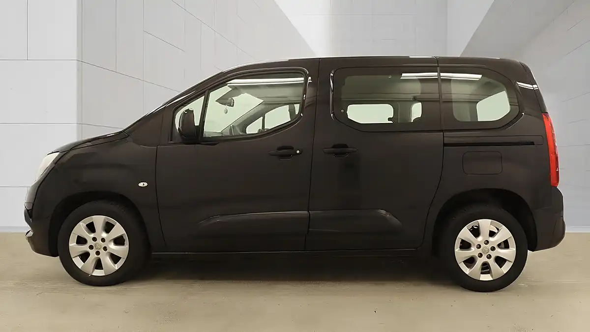 Used 2020 Vauxhall Combo Life Energy Black - Interior and Exterior details 7