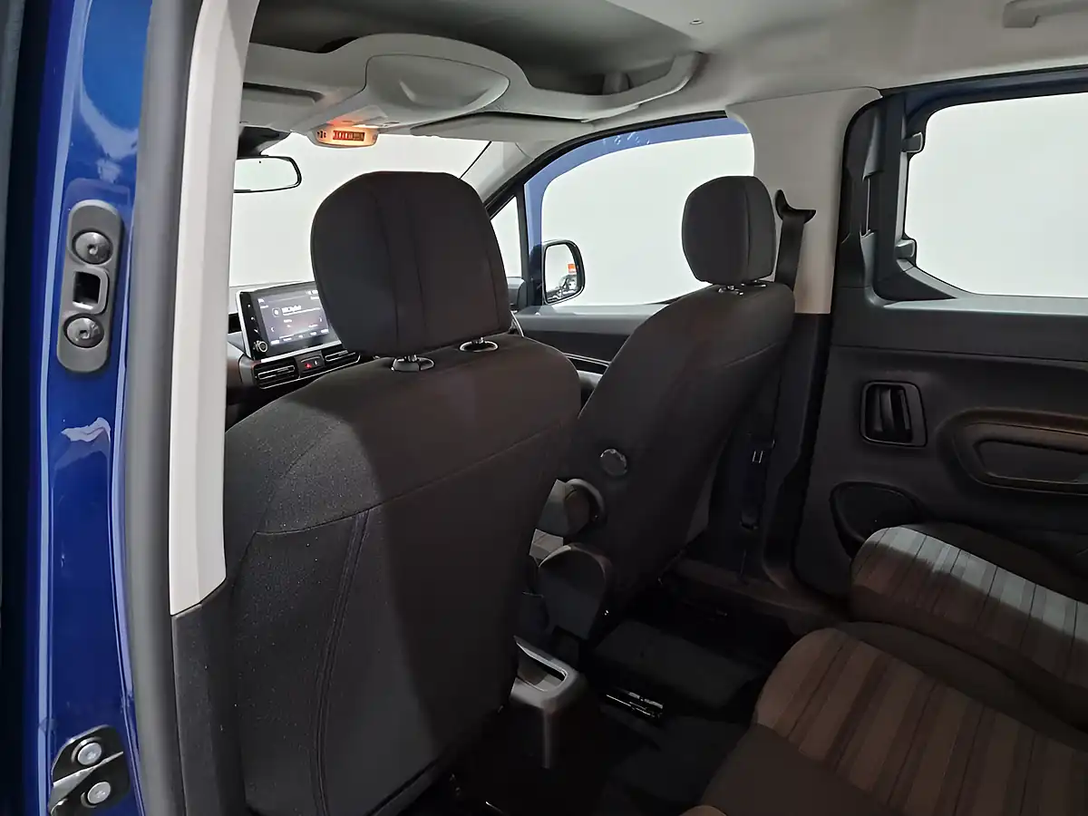 Used 2020 Vauxhall Combo Life Energy Blue - Interior and Exterior details 11