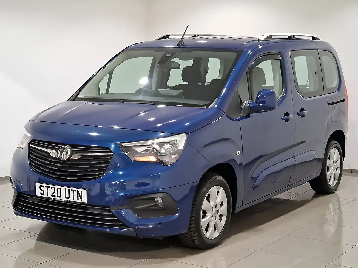 Used 2020 Vauxhall Combo Life Energy Blue - Interior and Exterior details 3