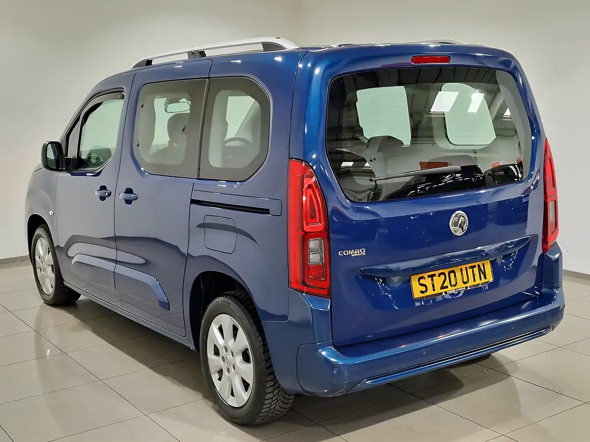 Used 2020 Vauxhall Combo Life Energy Blue - Interior and Exterior details 4