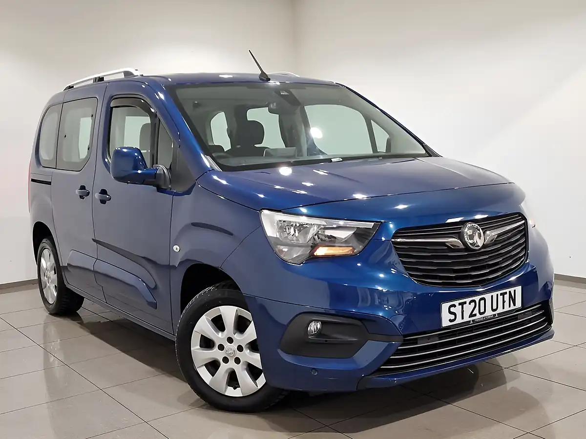 Used 2020 Vauxhall Combo Life Energy Blue - Interior and Exterior details 7