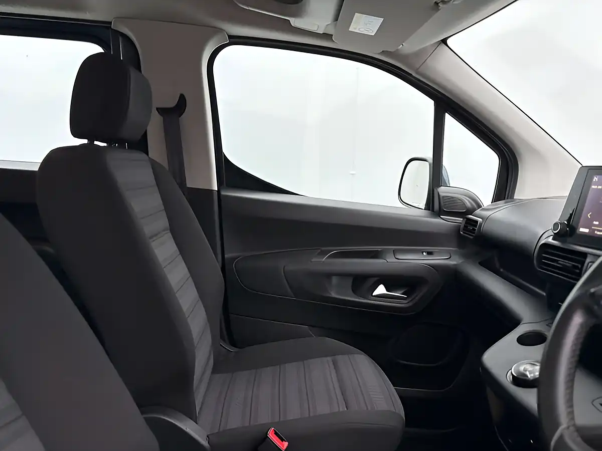 Used 2020 Vauxhall Combo Life Energy Night Blue - Interior and Exterior details 12