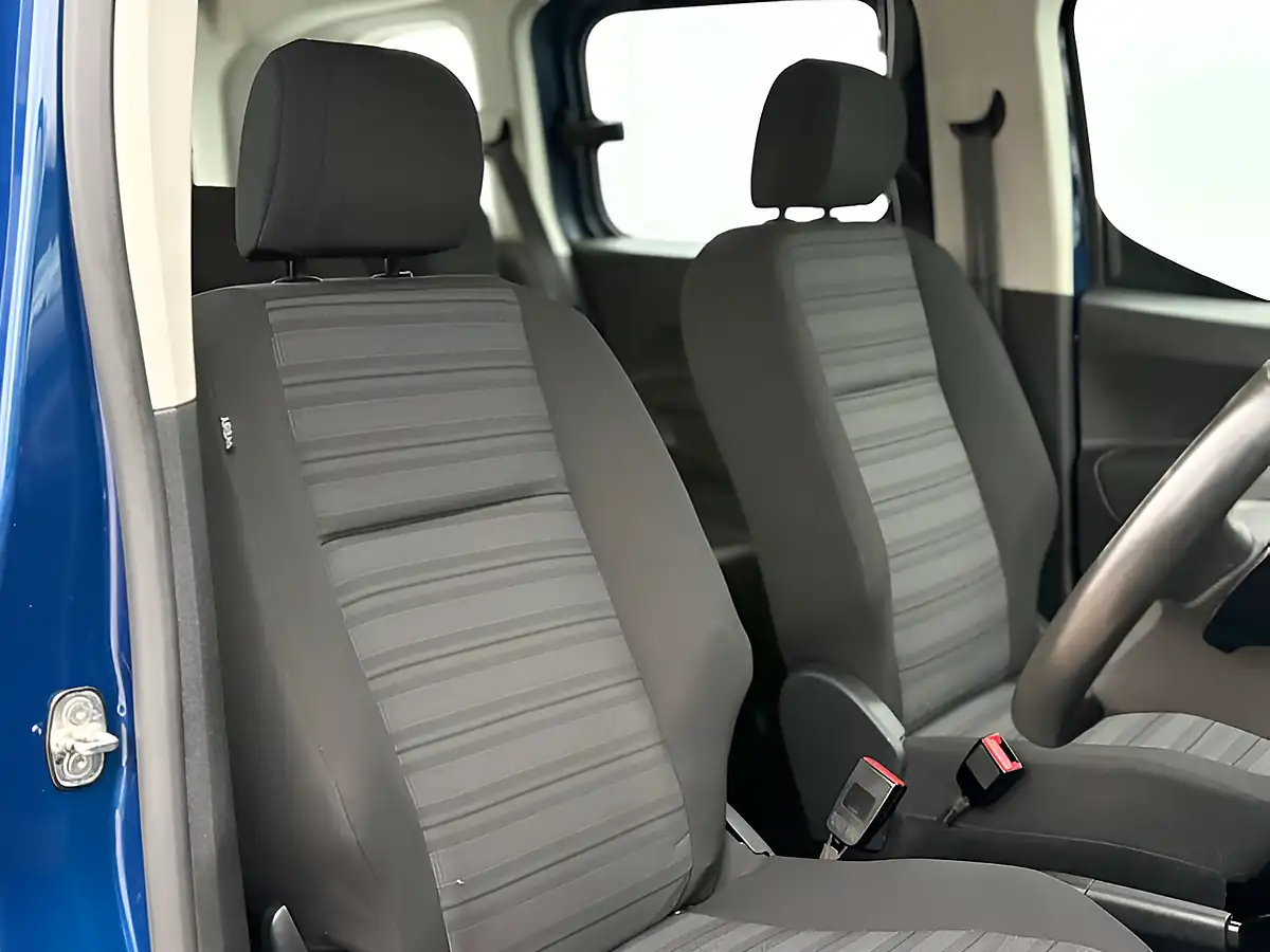 Used 2020 Vauxhall Combo Life Energy Night Blue - Interior and Exterior details 16