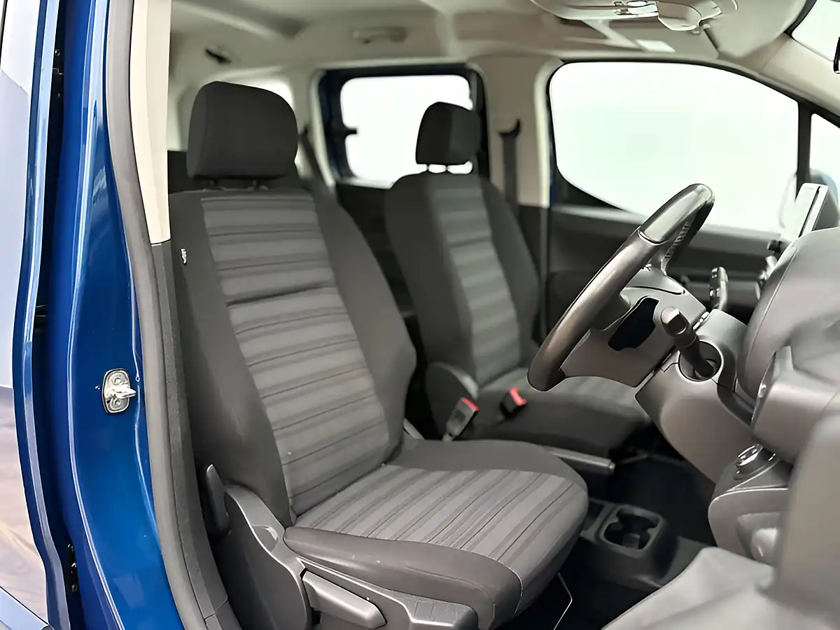 Used 2020 Vauxhall Combo Life Energy Night Blue - Interior and Exterior details 17
