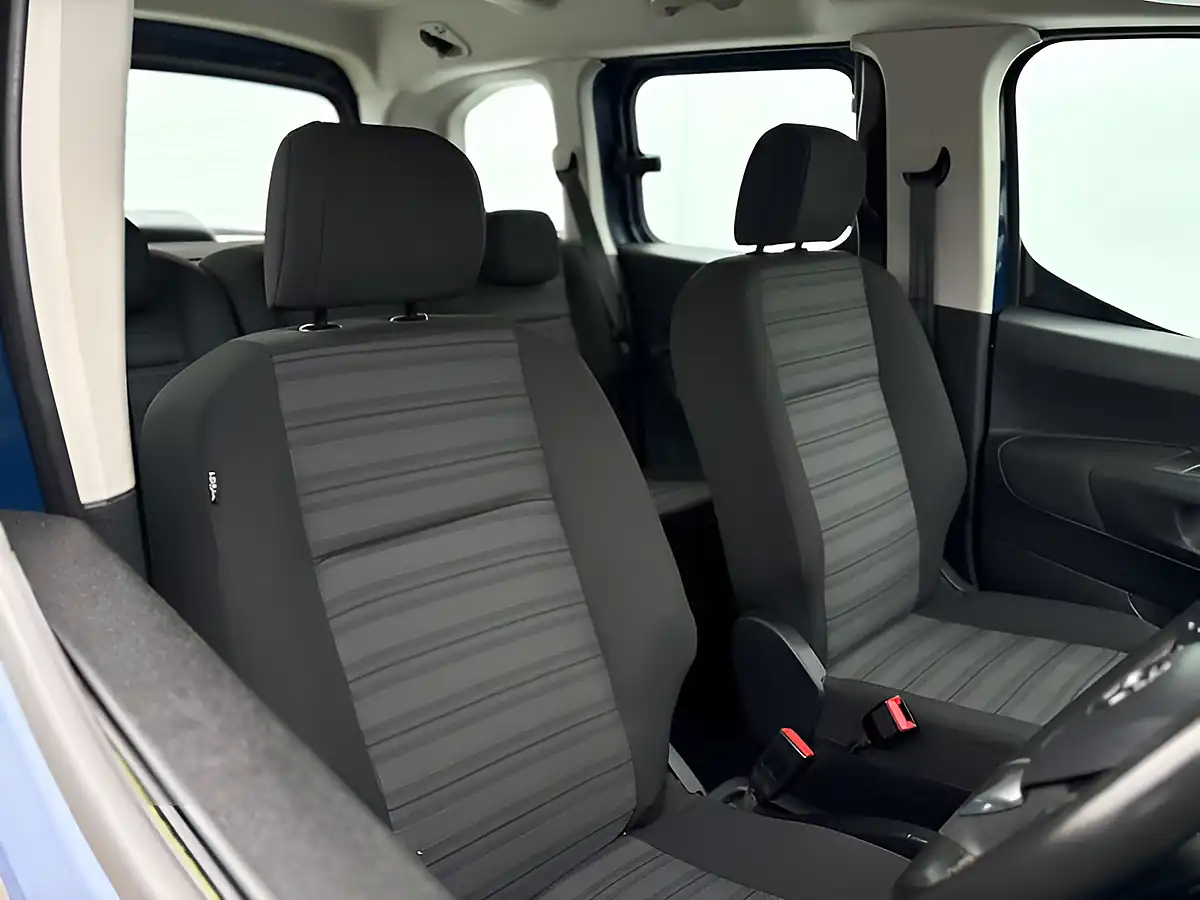Used 2020 Vauxhall Combo Life Energy Night Blue - Interior and Exterior details 18