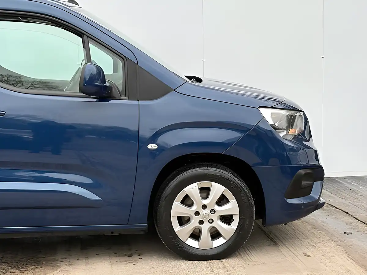 Used 2020 Vauxhall Combo Life Energy Night Blue - Interior and Exterior details 8