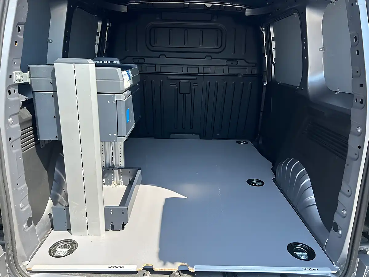 Used 2020 Vauxhall Combo Sportive Grey - Interior and Exterior details 12