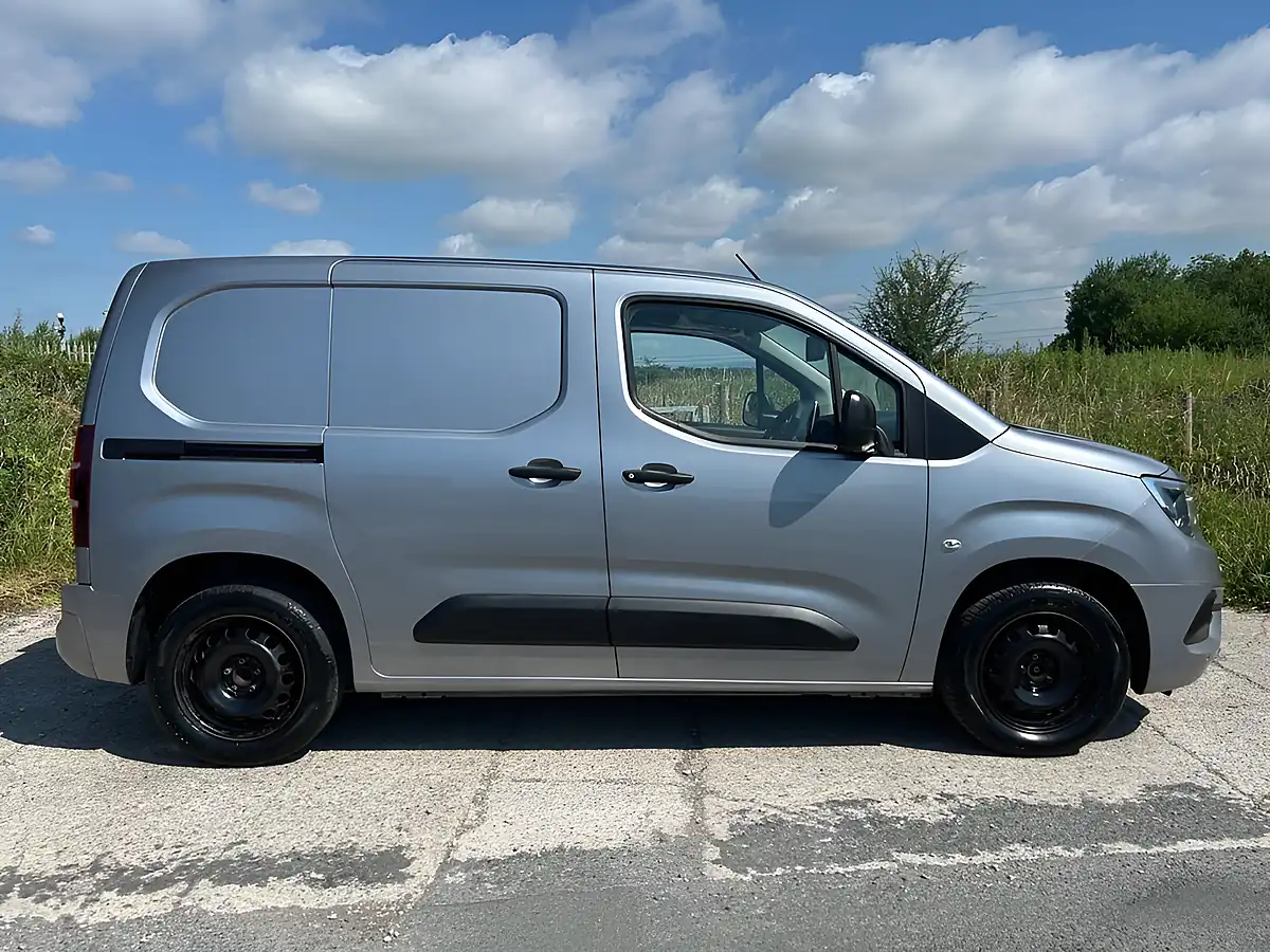 Used 2020 Vauxhall Combo Sportive Grey - Interior and Exterior details 2