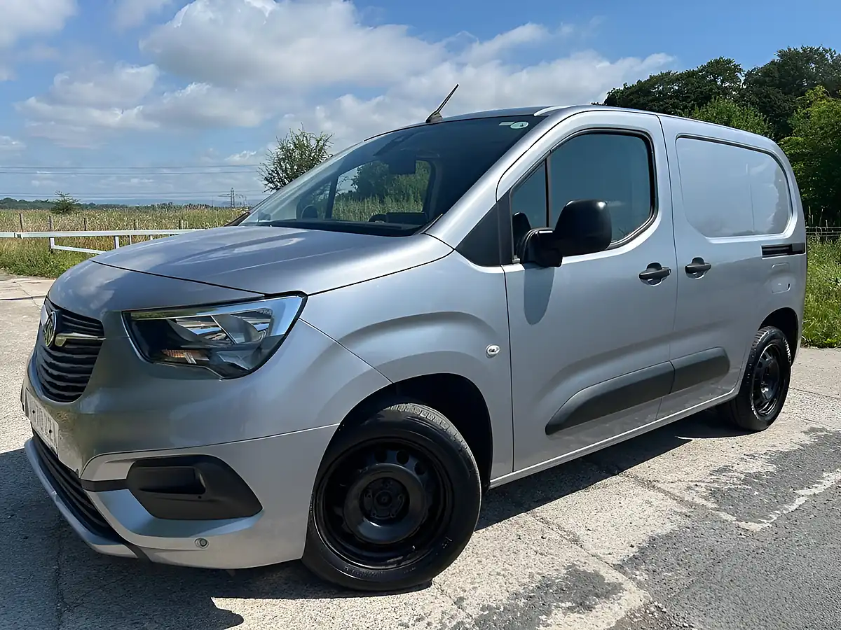 Used 2020 Vauxhall Combo Sportive Grey - Interior and Exterior details 4