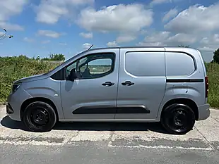 Used 2020 Vauxhall Combo Sportive Grey - Interior and Exterior details 5