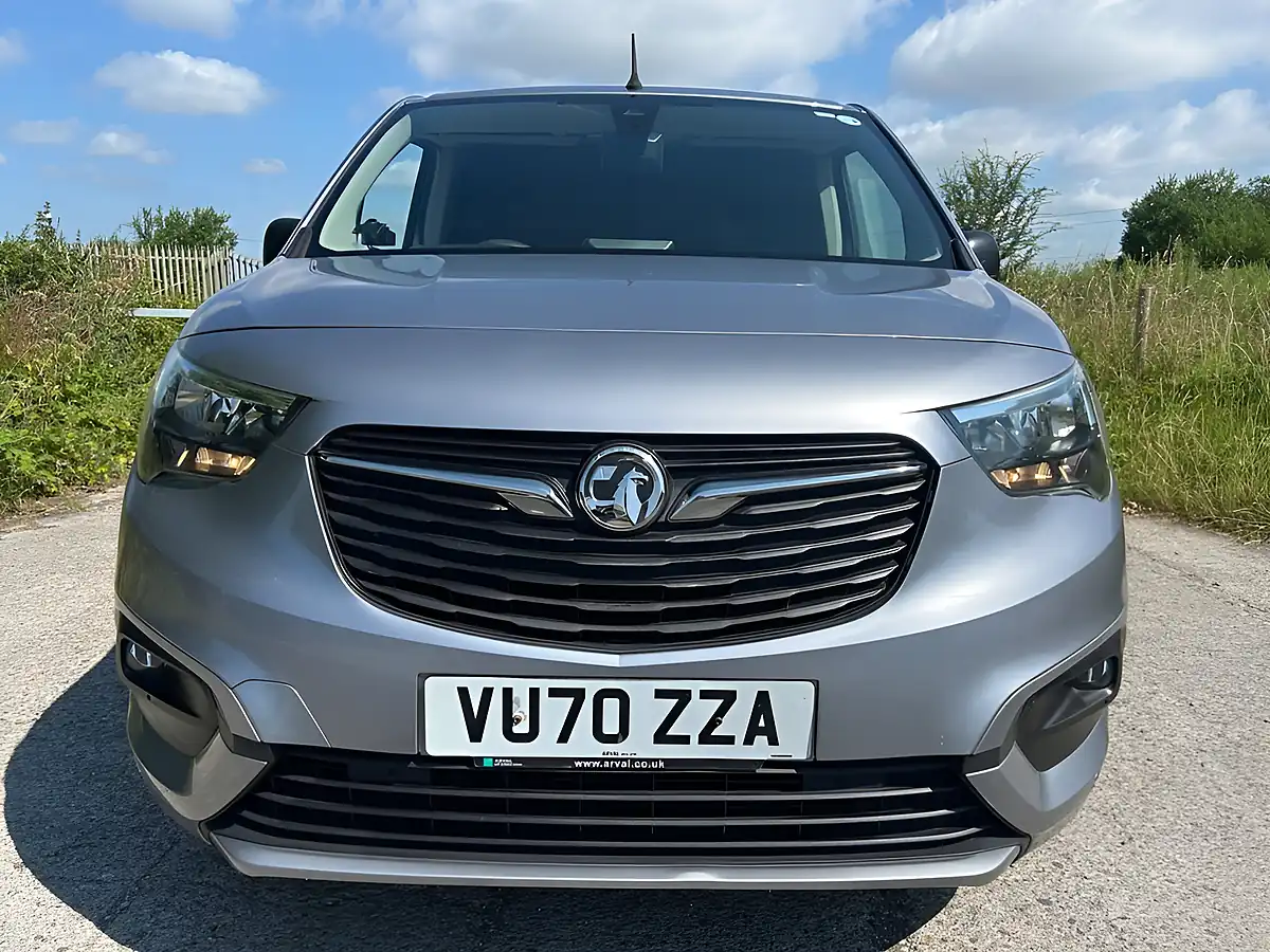 Used 2020 Vauxhall Combo Sportive Grey - Interior and Exterior details 7