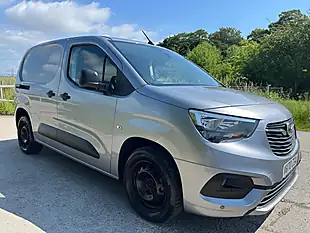 Used 2020 Vauxhall Combo Sportive Grey - Interior and Exterior details 9