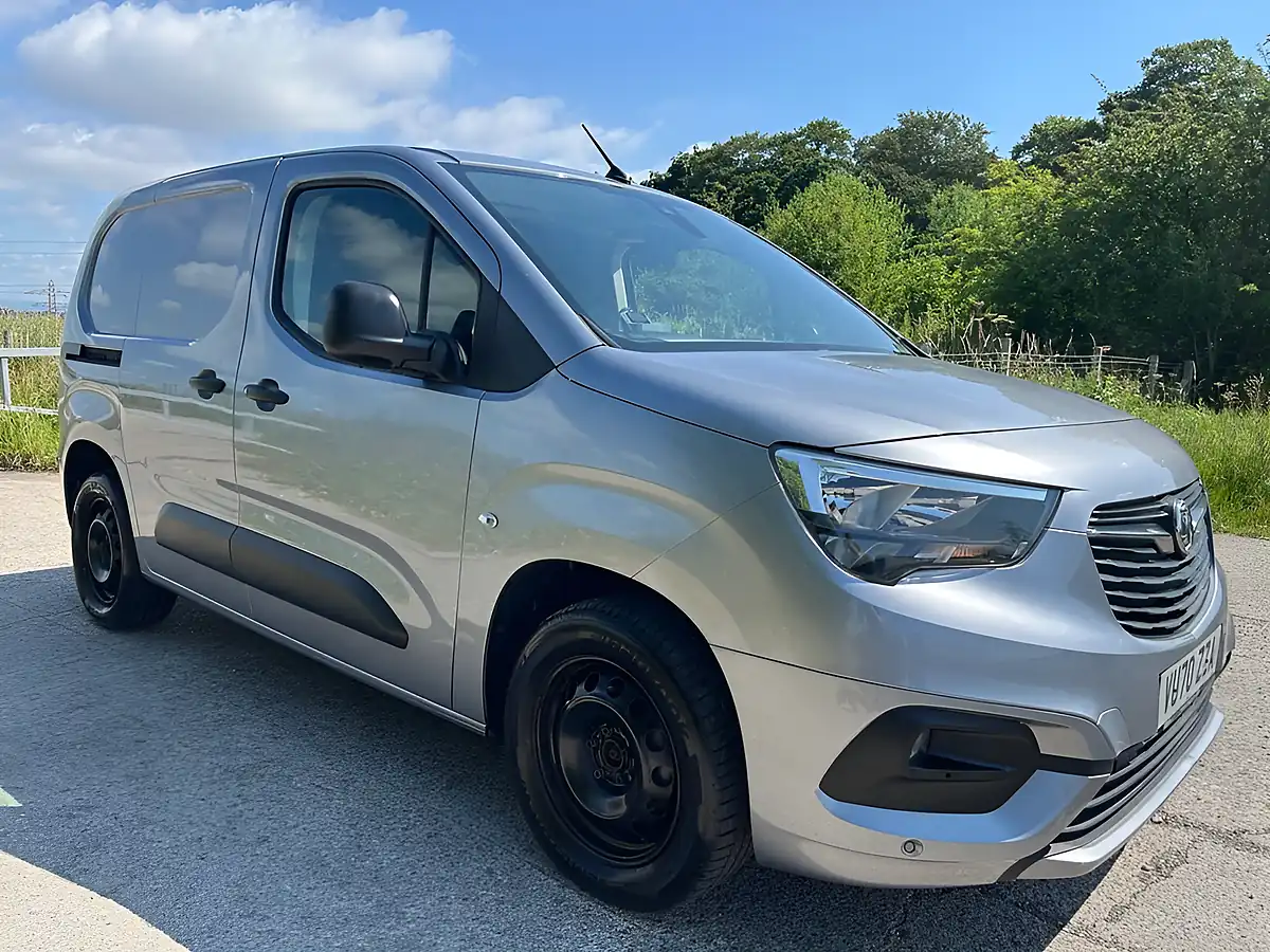 Used 2020 Vauxhall Combo Sportive Grey - Interior and Exterior details 9