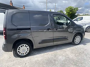 Used 2020 Vauxhall Combo Sportive Grey - Interior and Exterior details 11