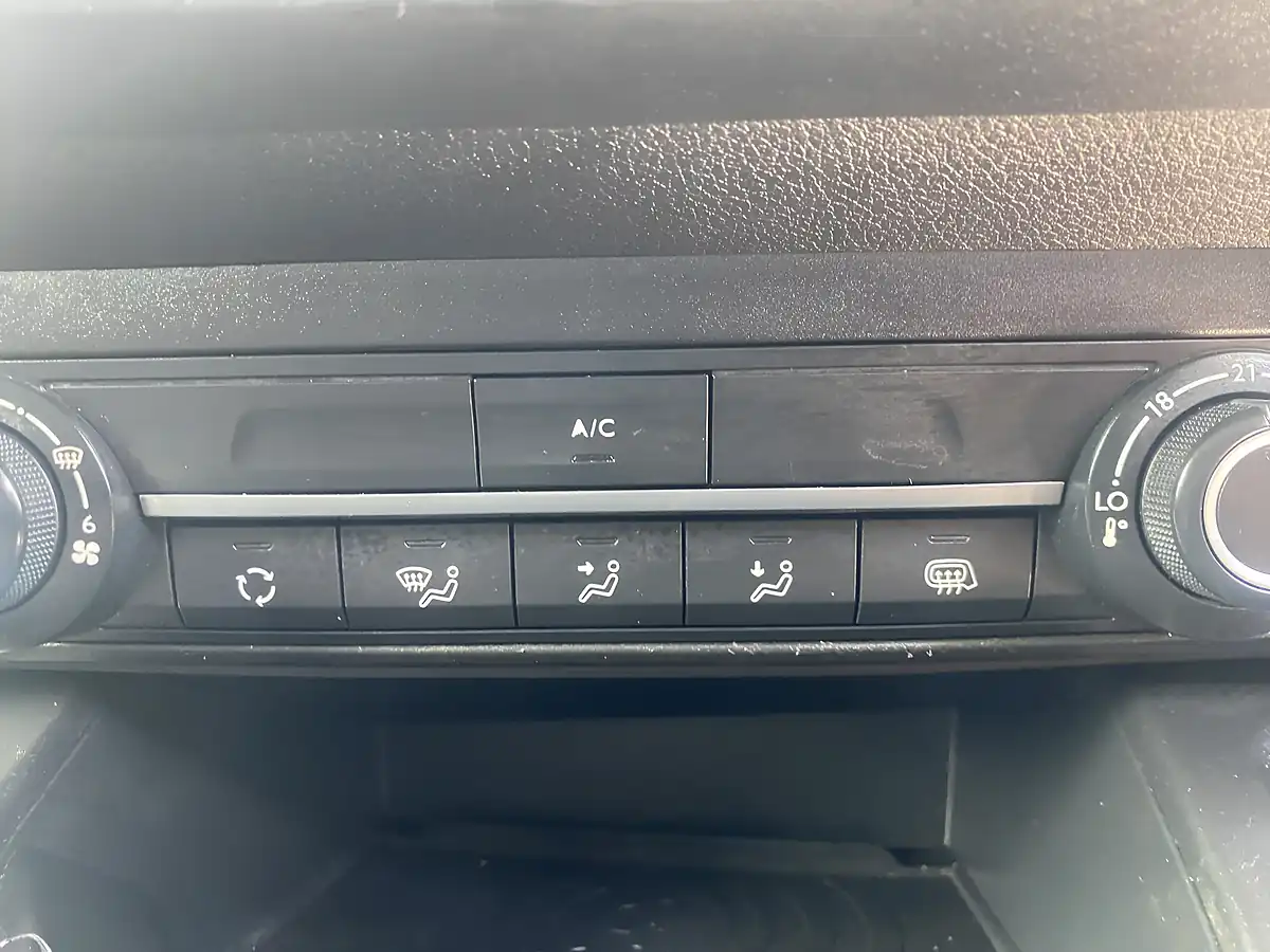 Used 2020 Vauxhall Combo Sportive Grey - Interior and Exterior details 14
