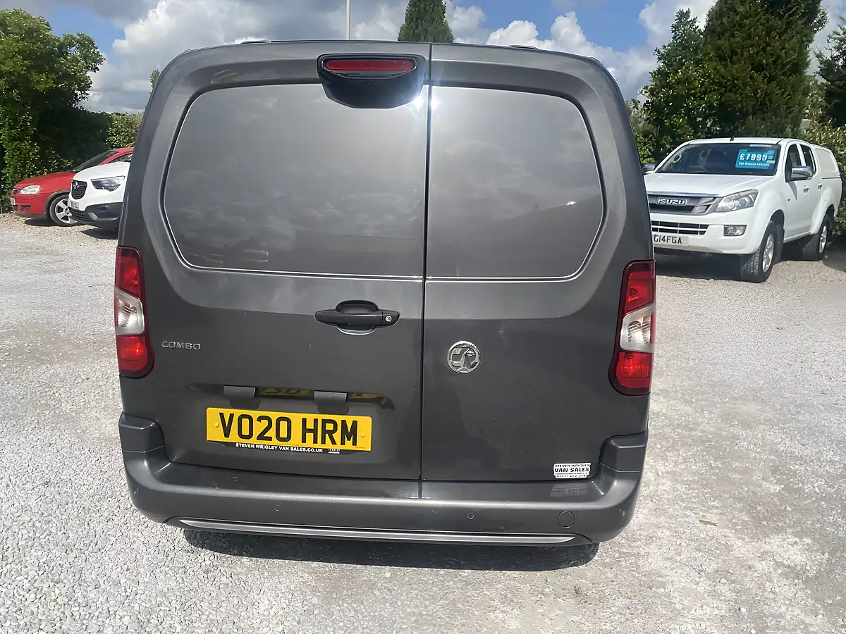 Used 2020 Vauxhall Combo Sportive Grey - Interior and Exterior details 9