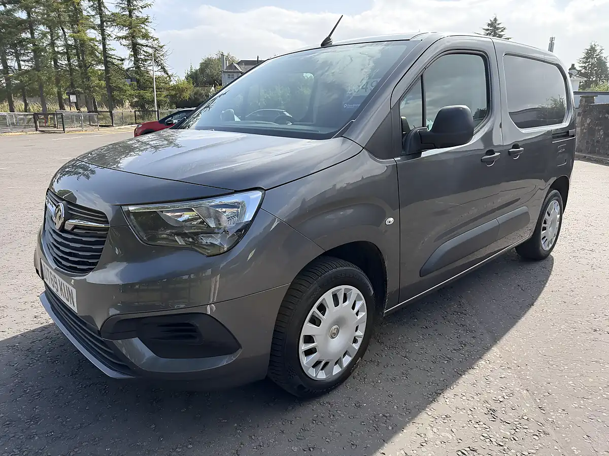 Used 2020 Vauxhall Combo Sportive Grey - Interior and Exterior details 5