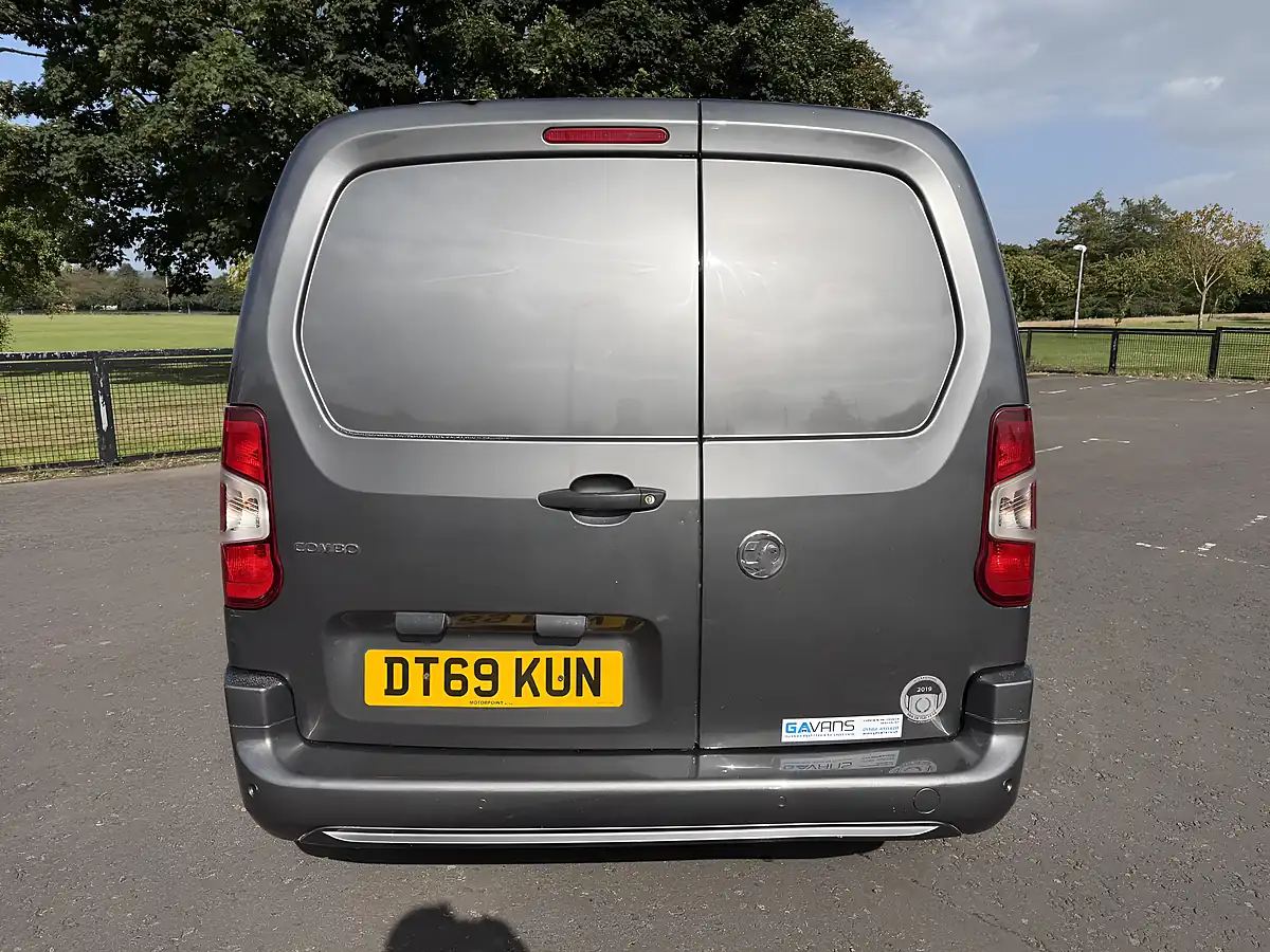Used 2020 Vauxhall Combo Sportive Grey - Interior and Exterior details 8