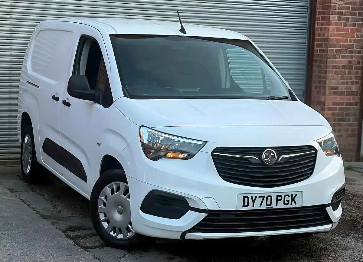 Used 2020 Vauxhall Combo Sportive L2 H1 White - Front View