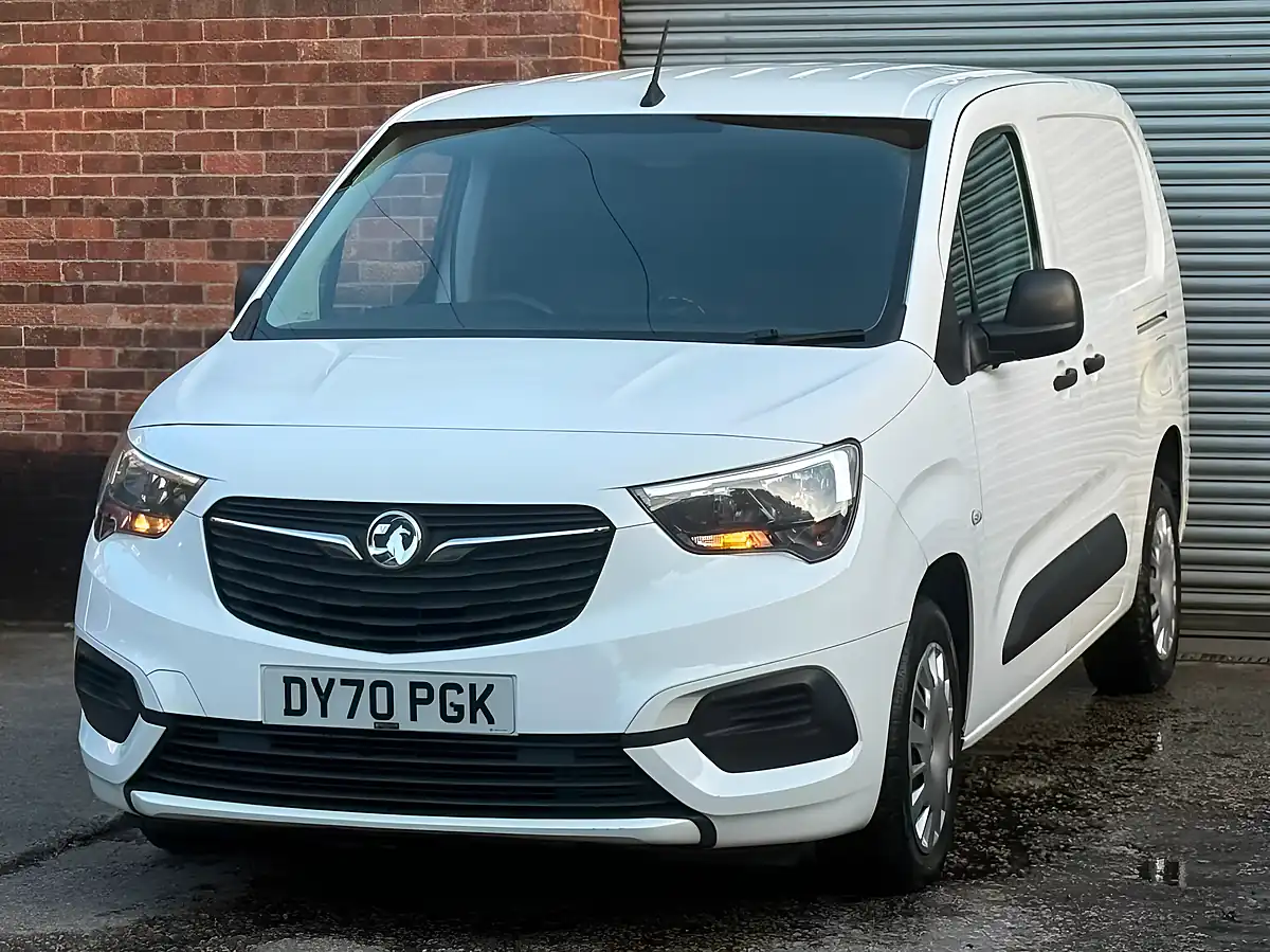 Used 2020 Vauxhall Combo Sportive L2 H1 White - Interior and Exterior details 11