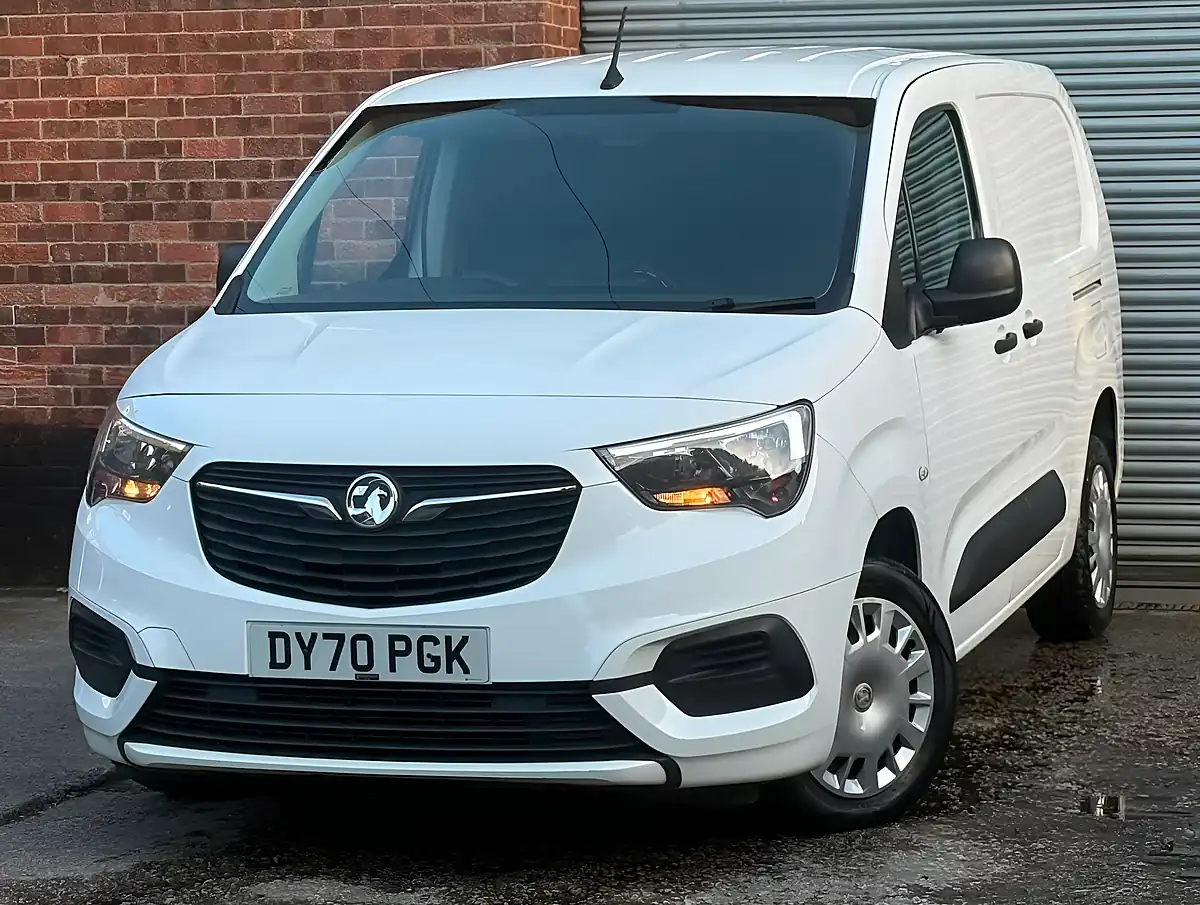 Used 2020 Vauxhall Combo Sportive L2 H1 White - Interior and Exterior details 12