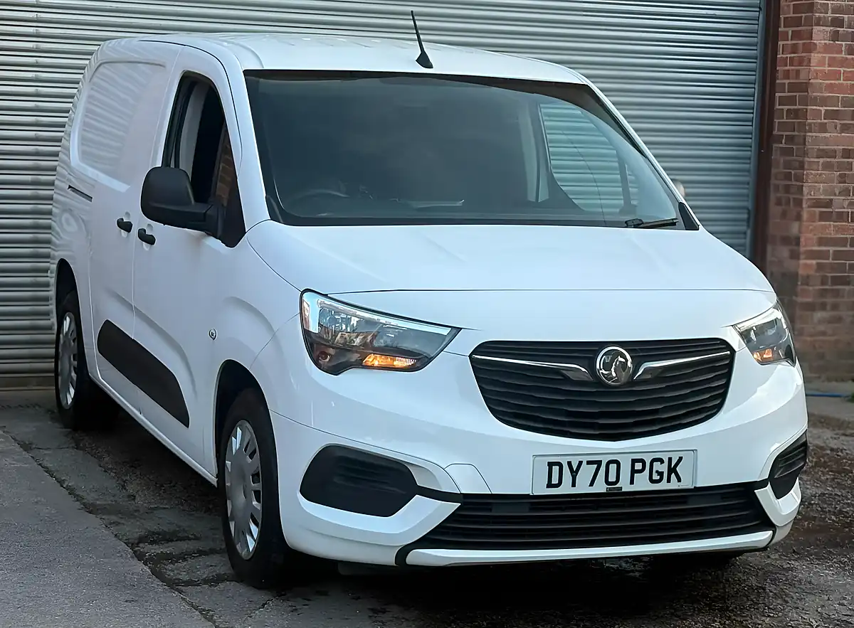 Used 2020 Vauxhall Combo Sportive L2 H1 White - Interior and Exterior details 16