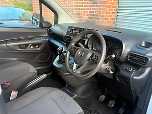 Used 2020 Vauxhall Combo Sportive L2 H1 White - Interior and Exterior details 7